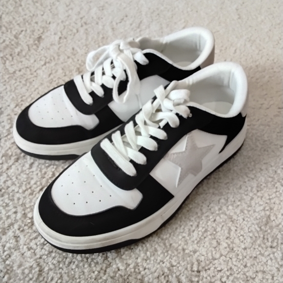 Vintage Havana Black and White Star Sneakers - Picture 1 of 3